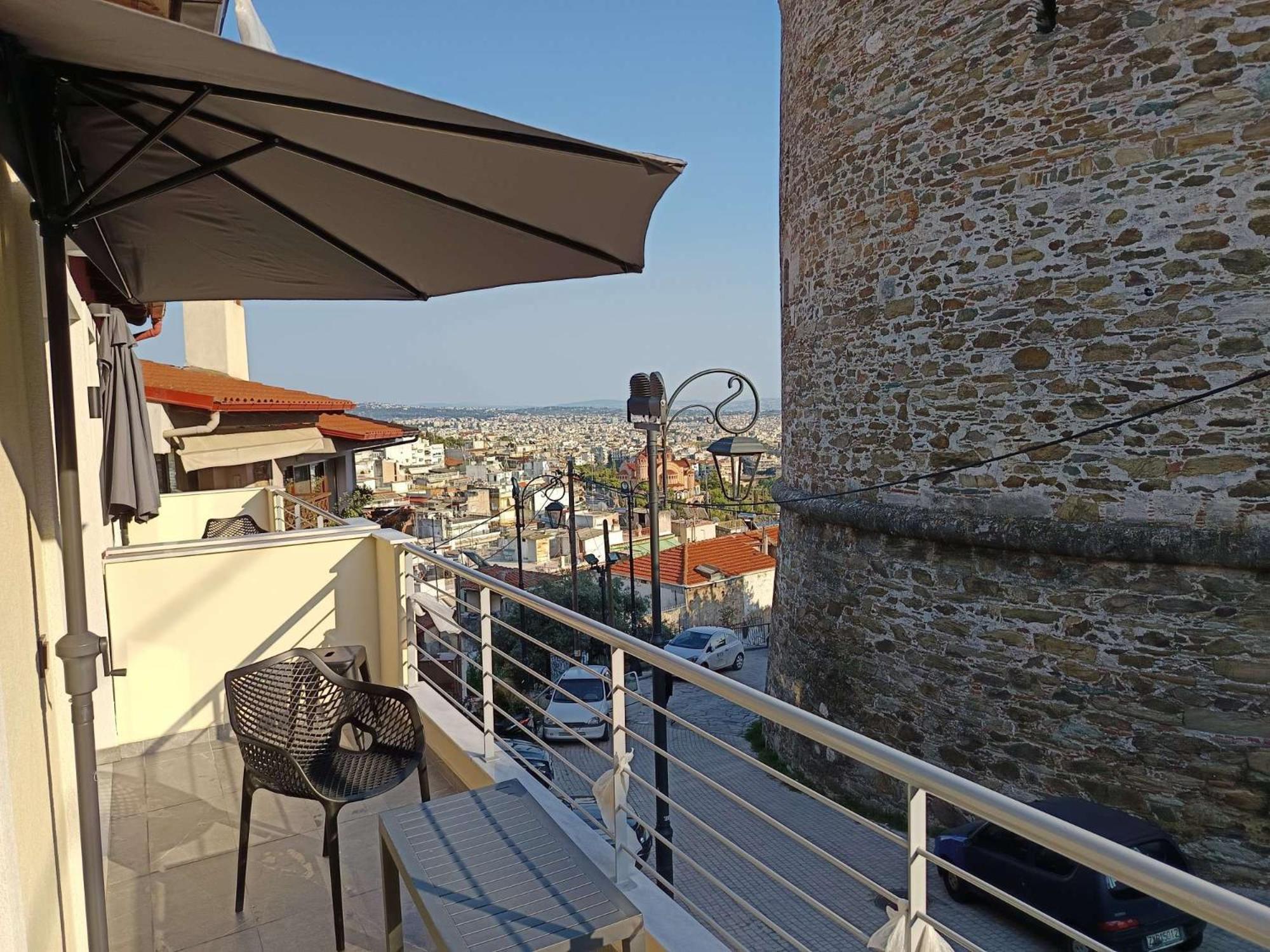 Appartamento Beyond The Castle Salonicco Esterno foto