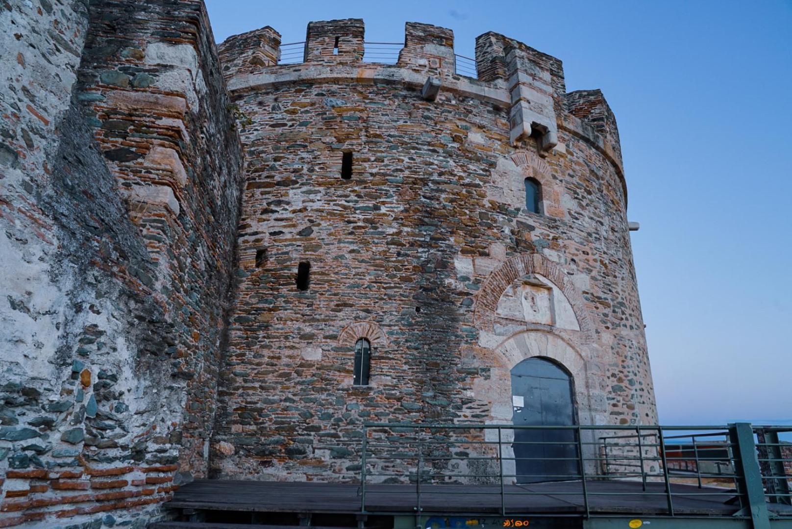 Appartamento Beyond The Castle Salonicco Esterno foto