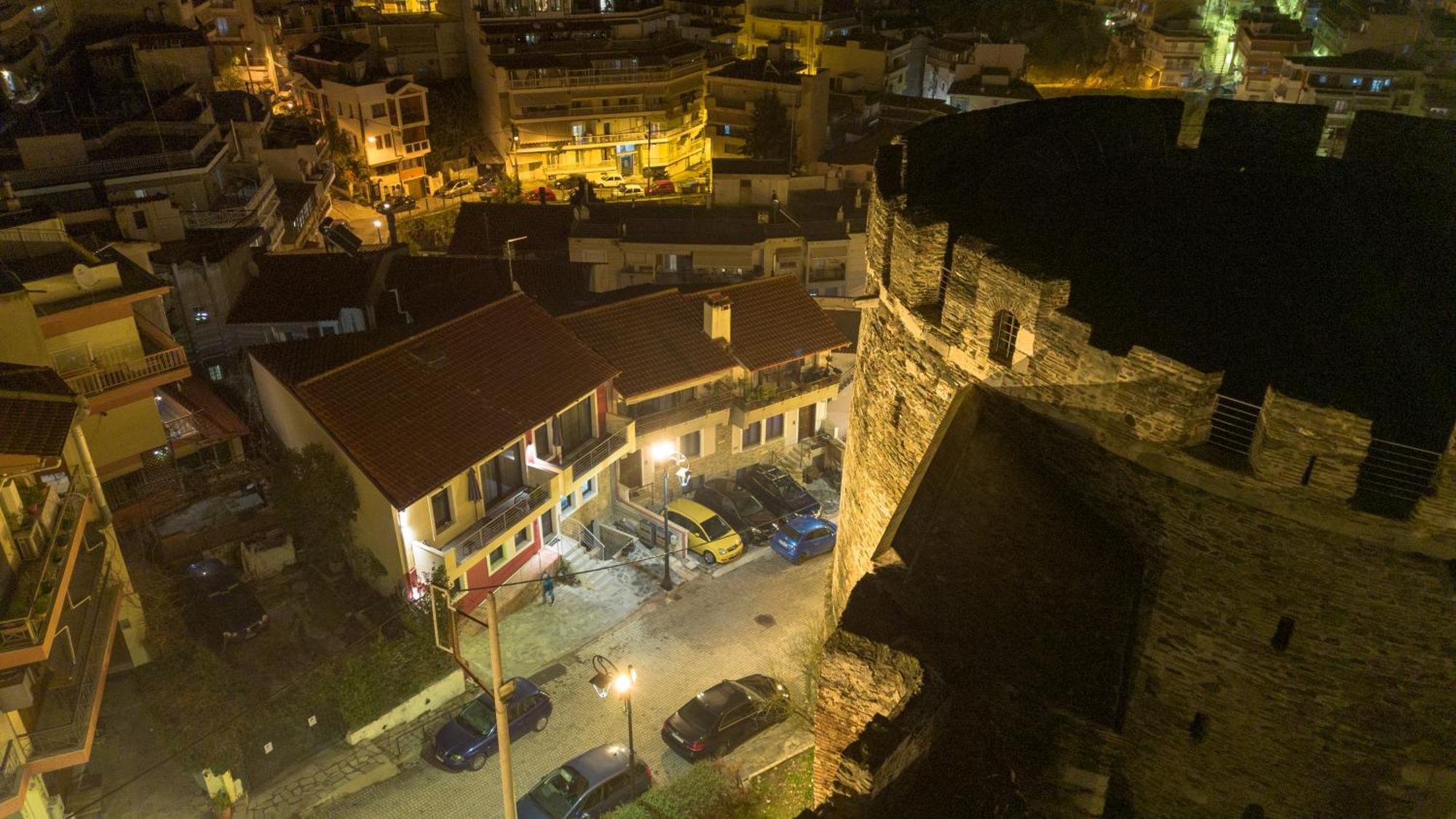 Appartamento Beyond The Castle Salonicco Esterno foto