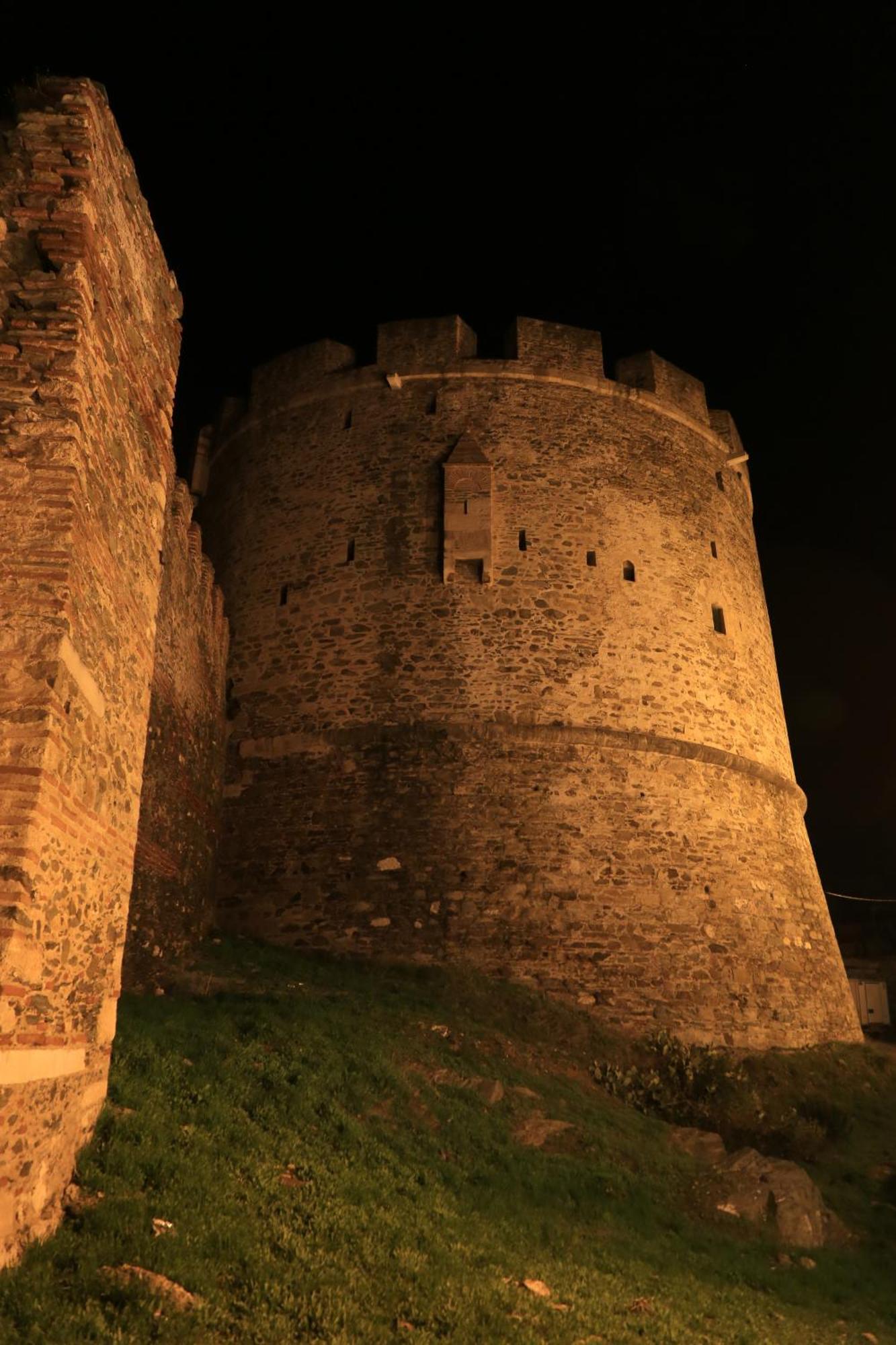 Appartamento Beyond The Castle Salonicco Esterno foto