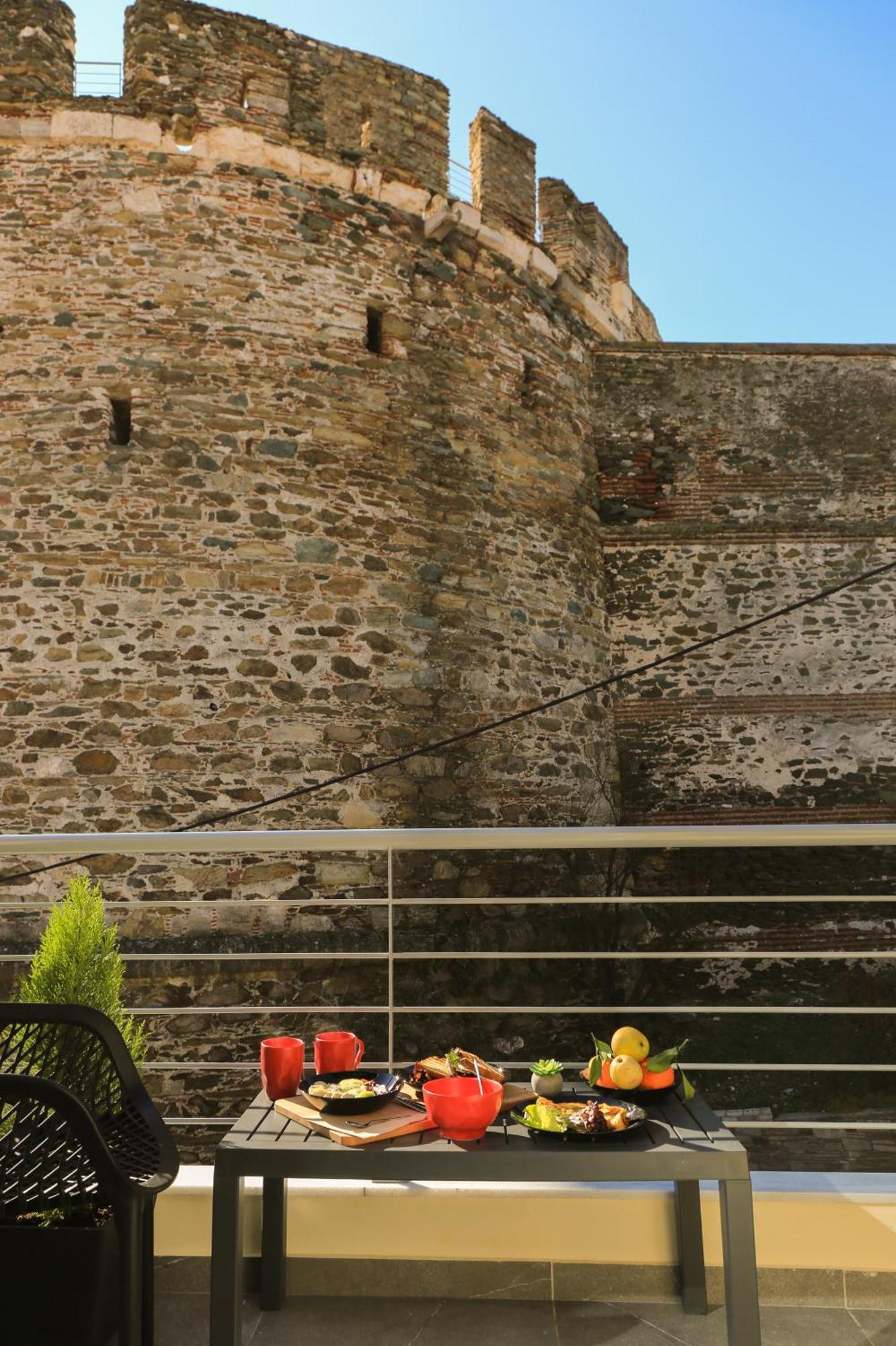 Appartamento Beyond The Castle Salonicco Esterno foto